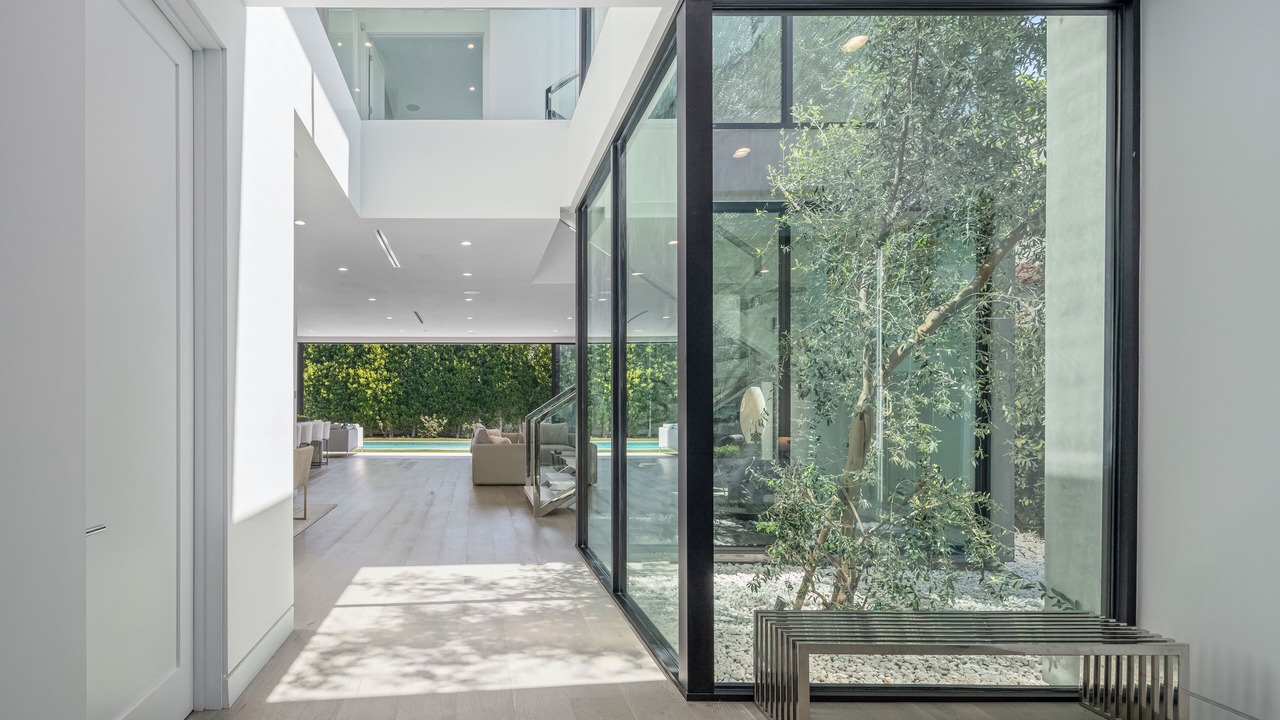 Photo of Bedroom in Beverly Grove