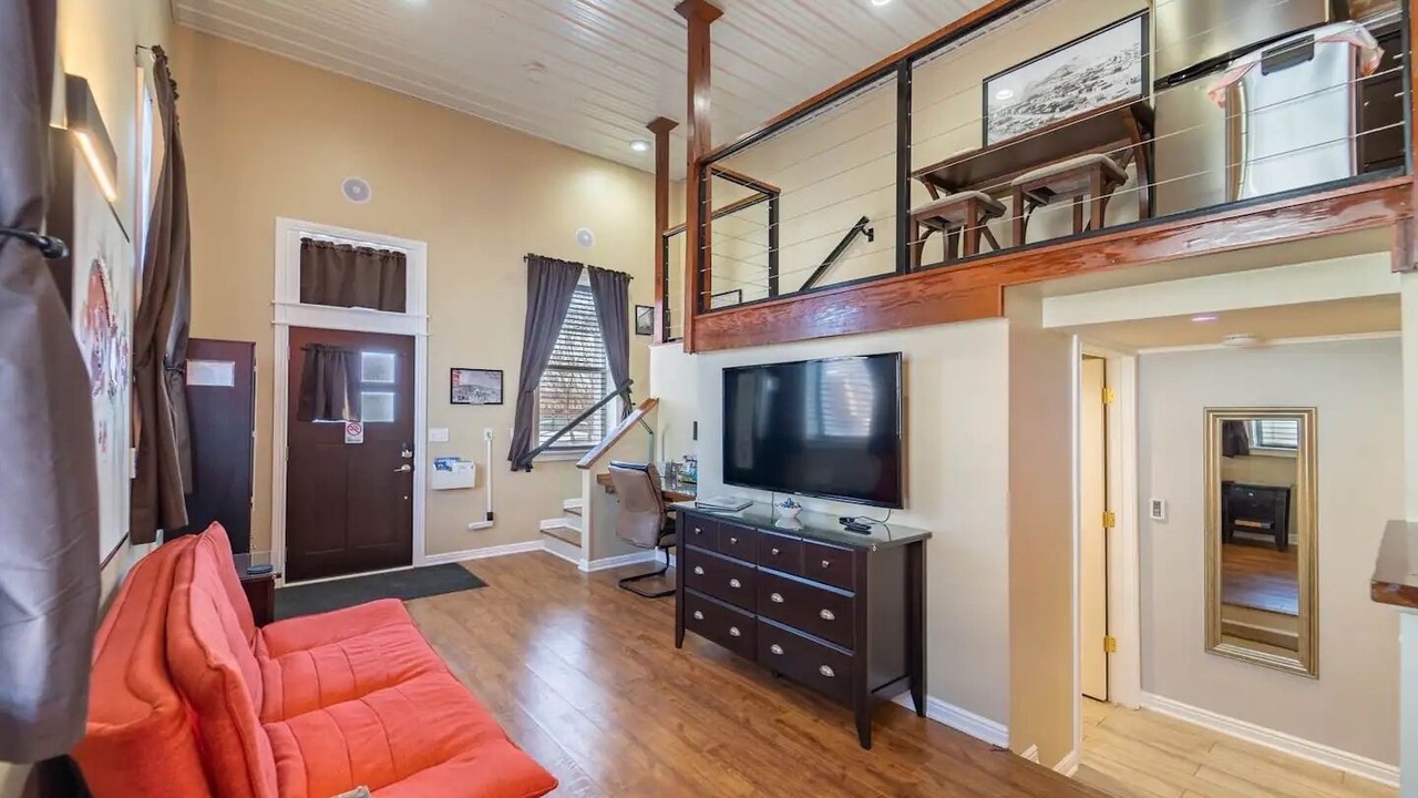 Photo of Livingroom in Eureka