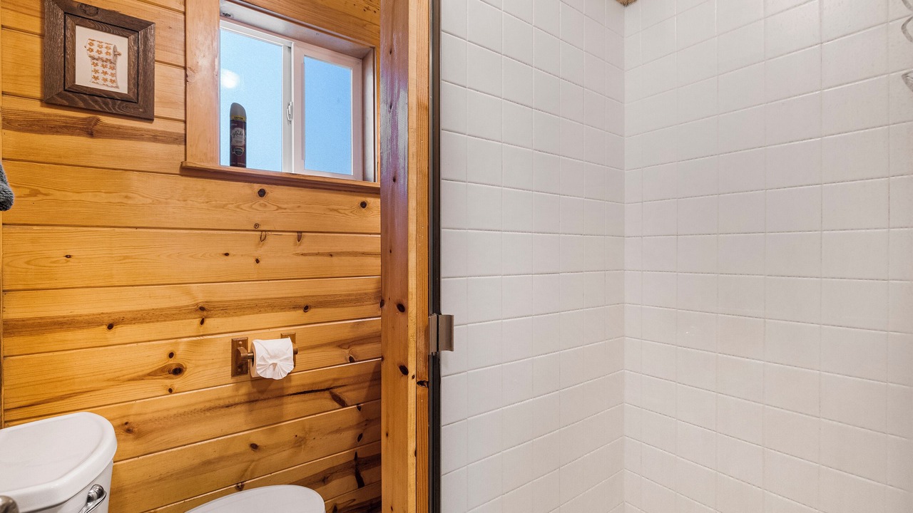 Photo of Bathroom in Peninsula Village