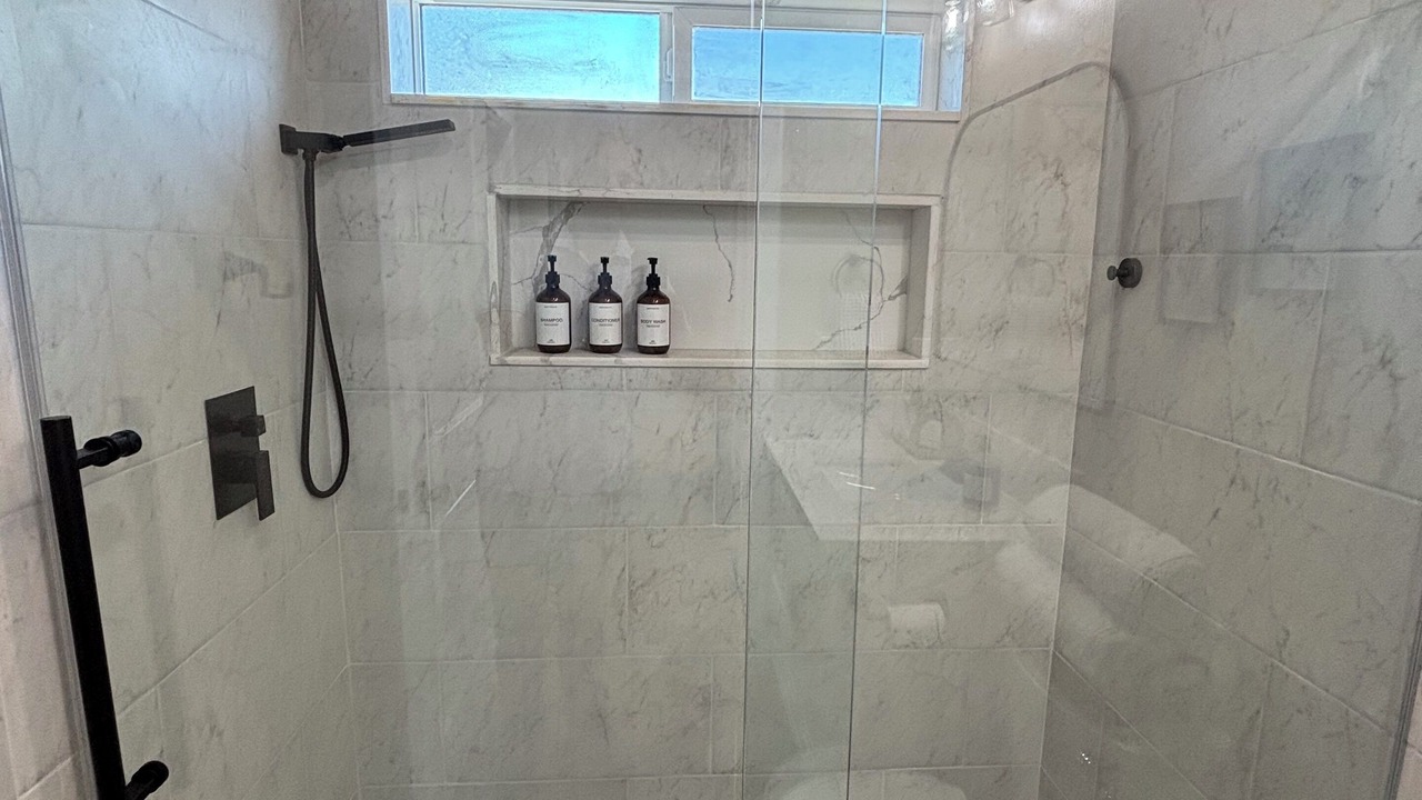 Photo of Bathroom in Raisin