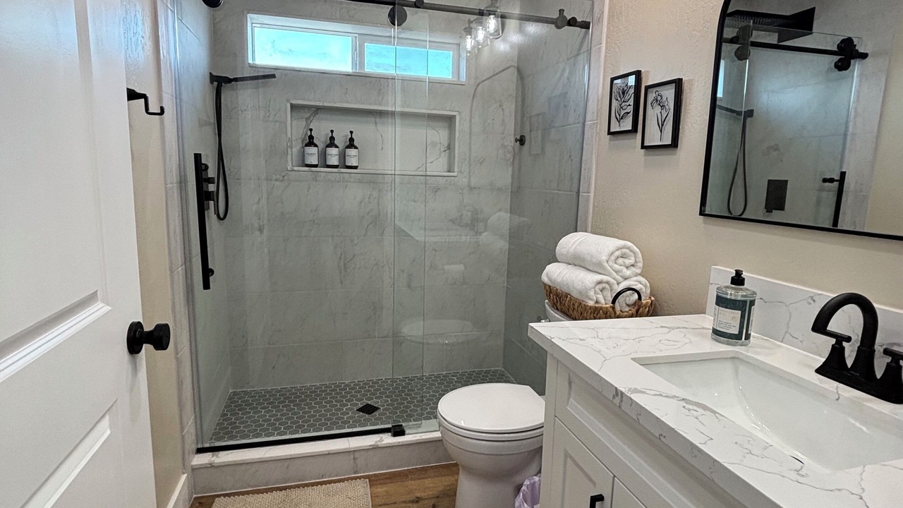 Photo of Bathroom in Raisin