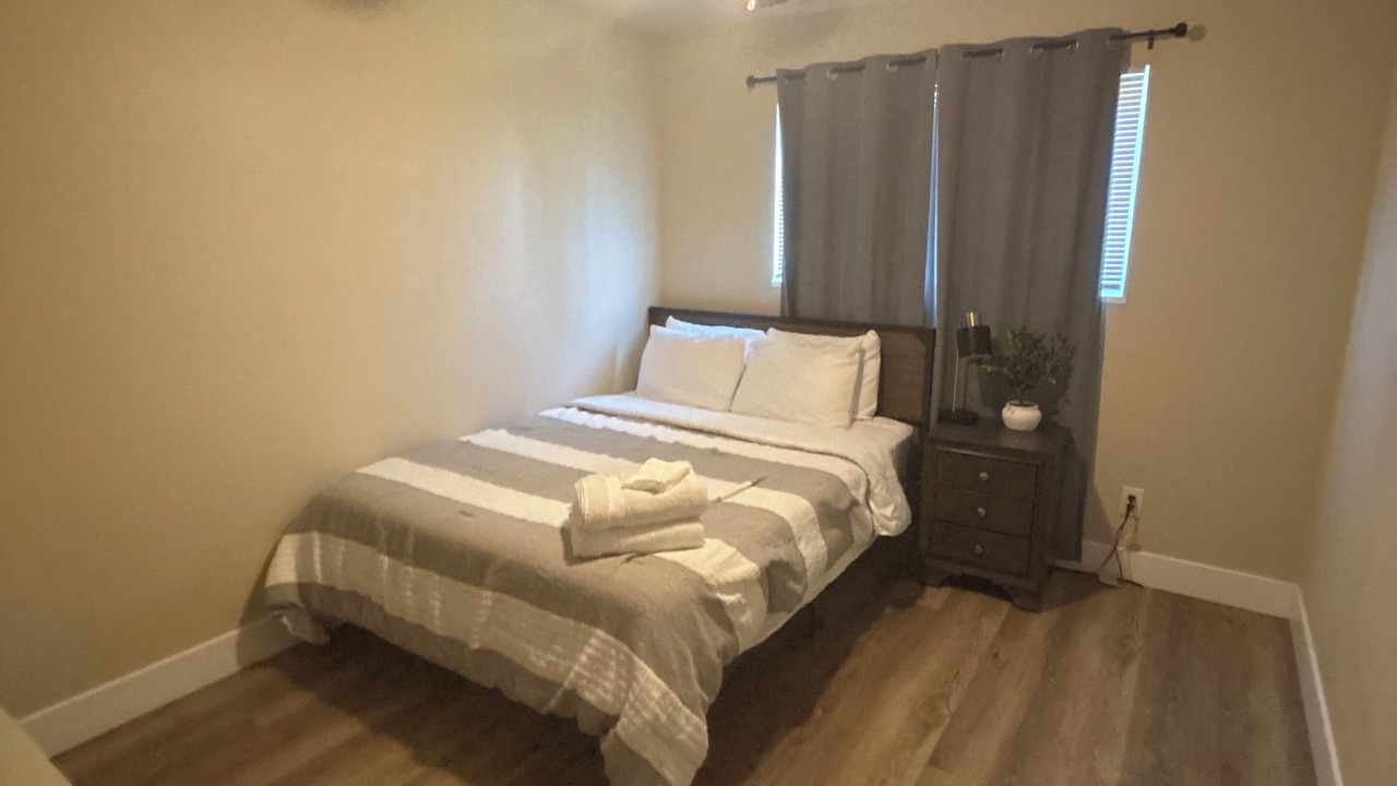 Photo of Bedroom in Raisin