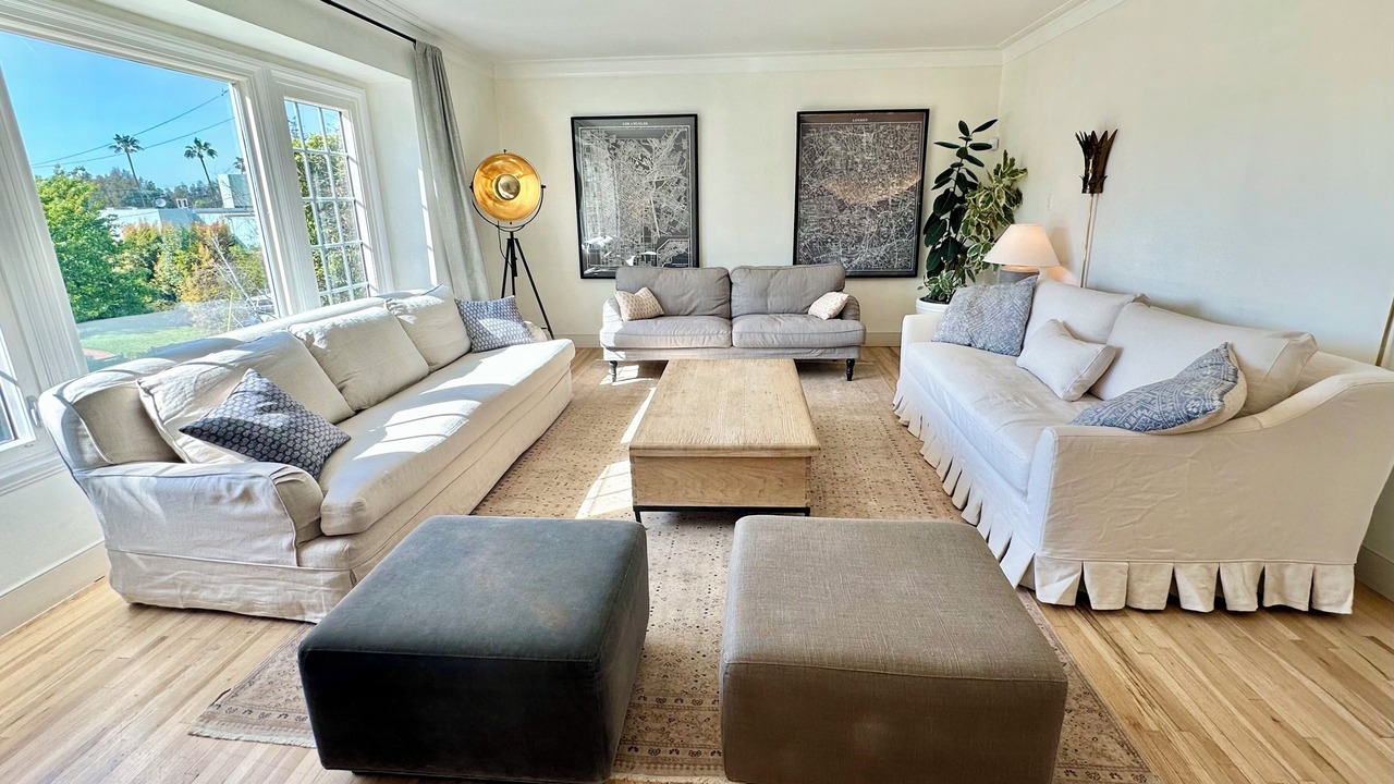 Photo of Livingroom in Studio City