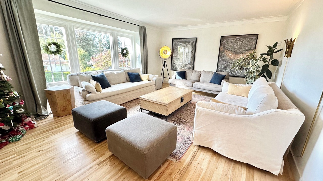 Photo of Livingroom in Studio City