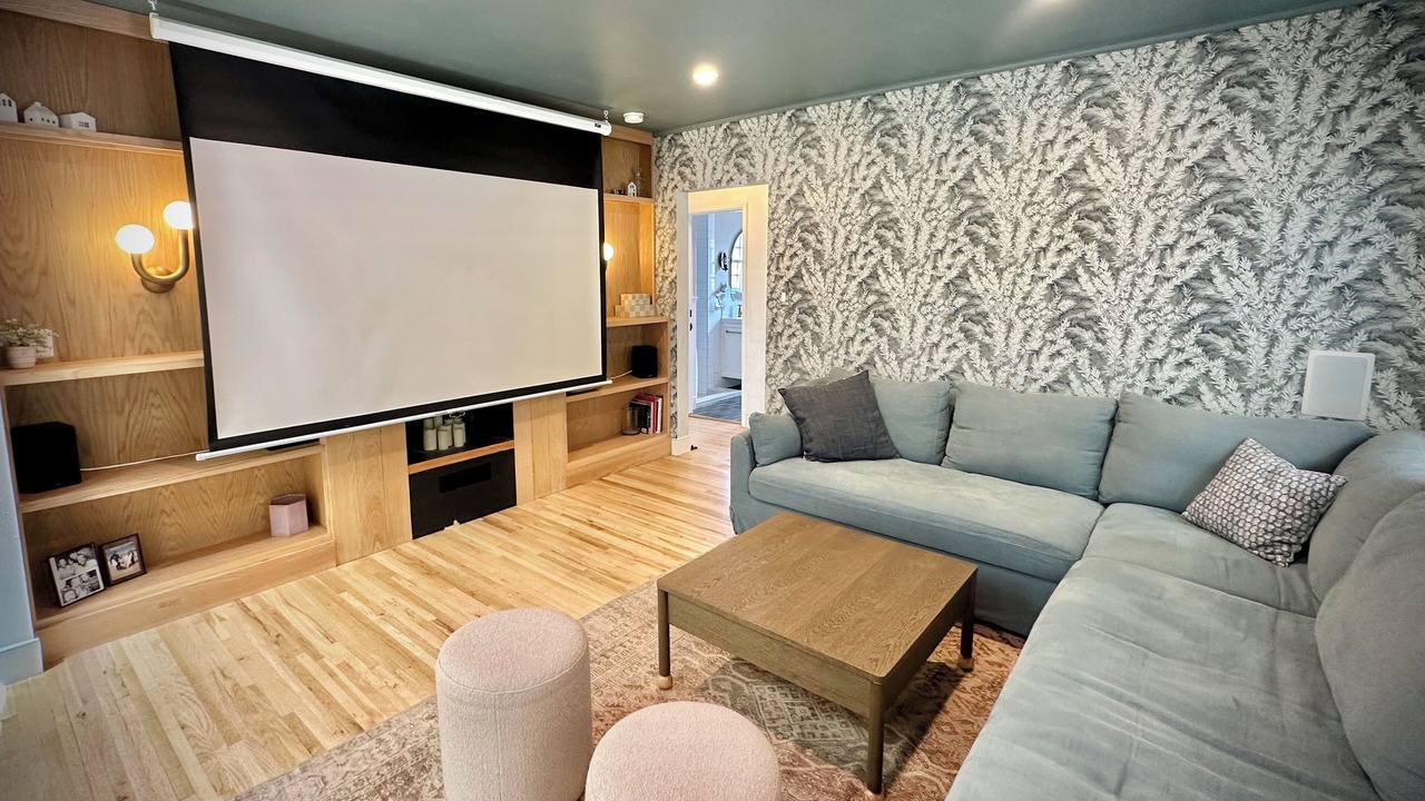 Photo of Livingroom in Studio City