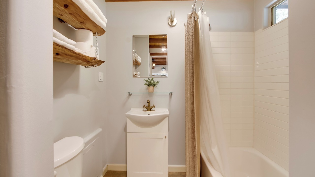 Photo of Bathroom in Kernville