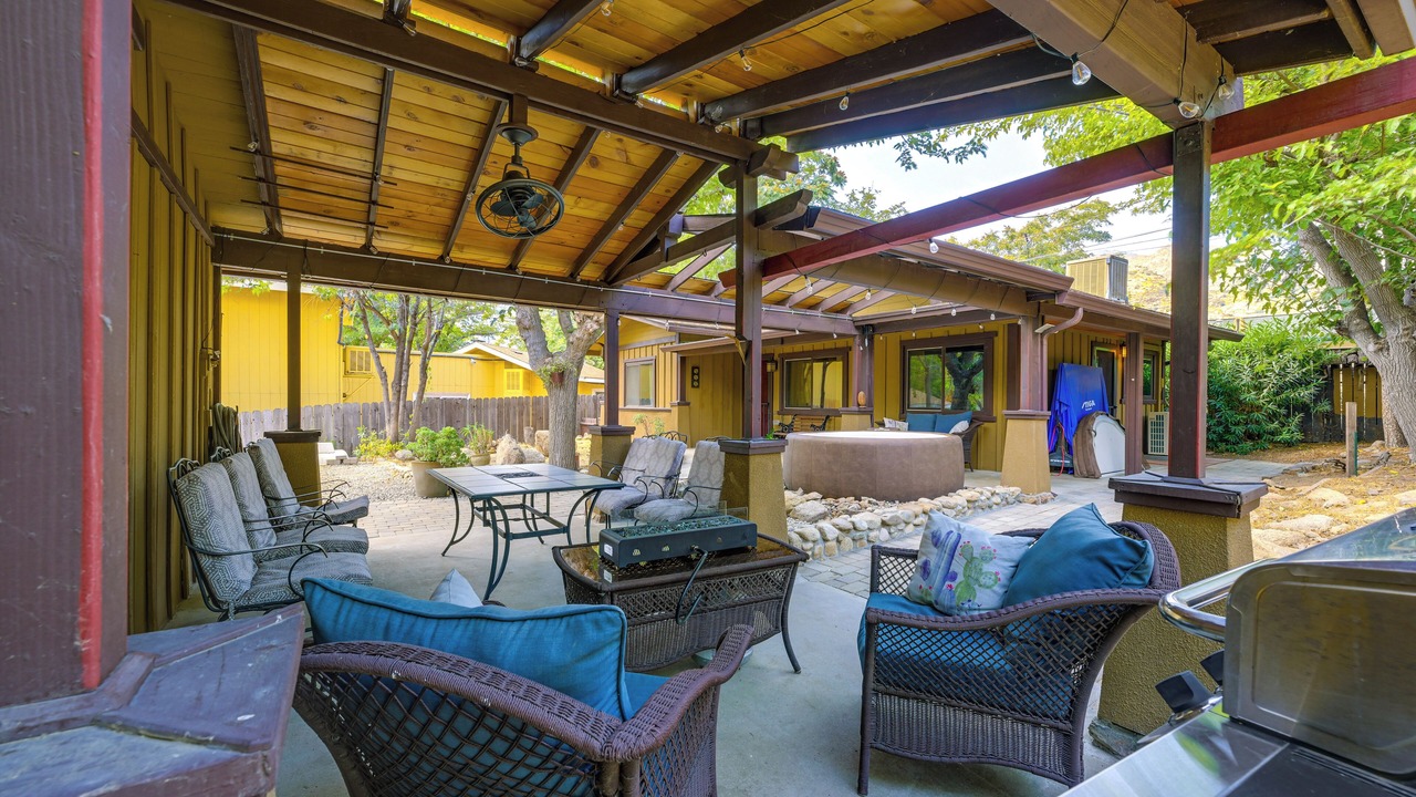 Photo of Patio Balcony in Kernville