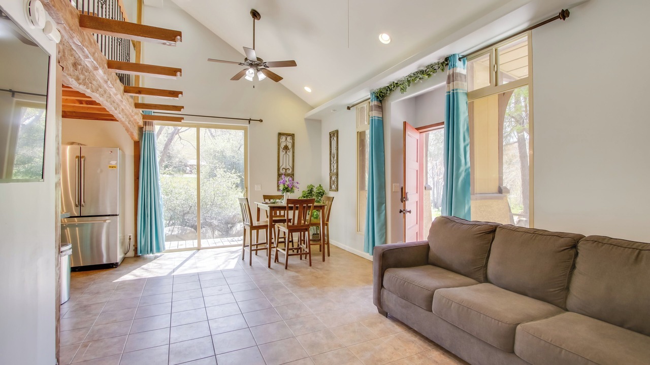 Photo of Livingroom in Kernville