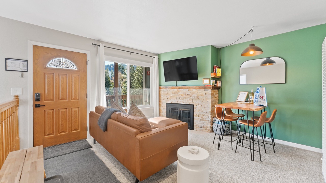 Photo of Livingroom in Tahoe Village