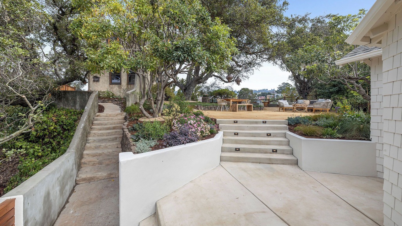 Photo of Outdoor in Upper Rockridge