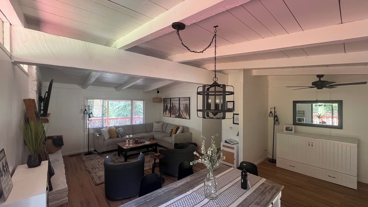 Photo of Livingroom in Oakhurst