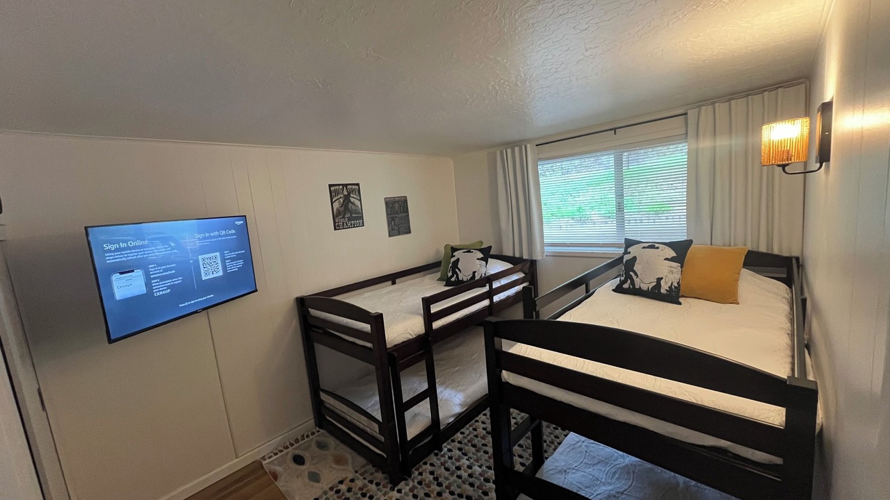Photo of Bedroom in Oakhurst