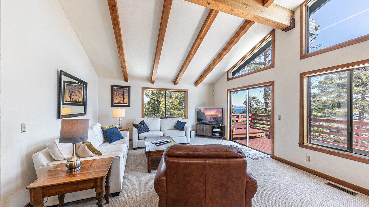 Photo of Livingroom in Tahoma