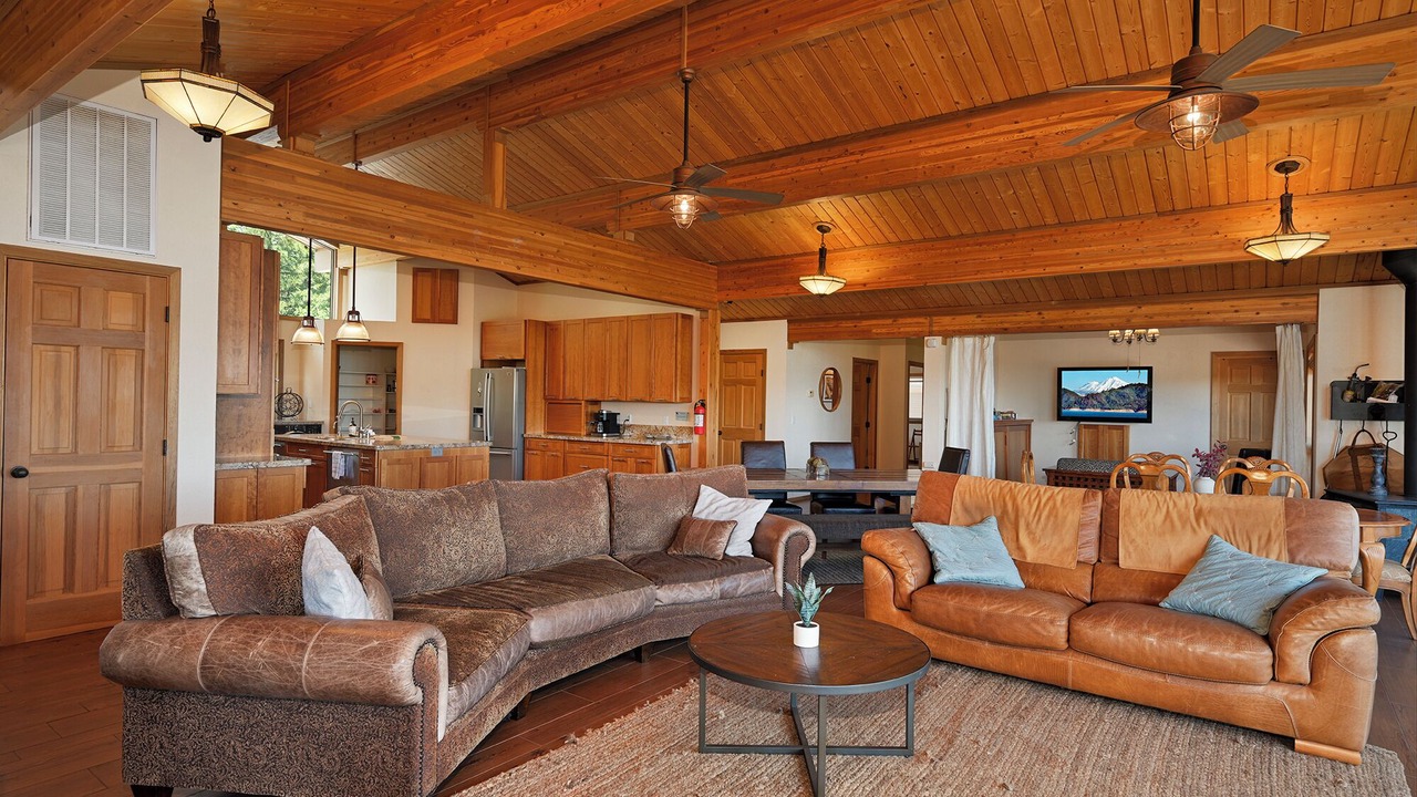 Photo of Livingroom in Lakehead