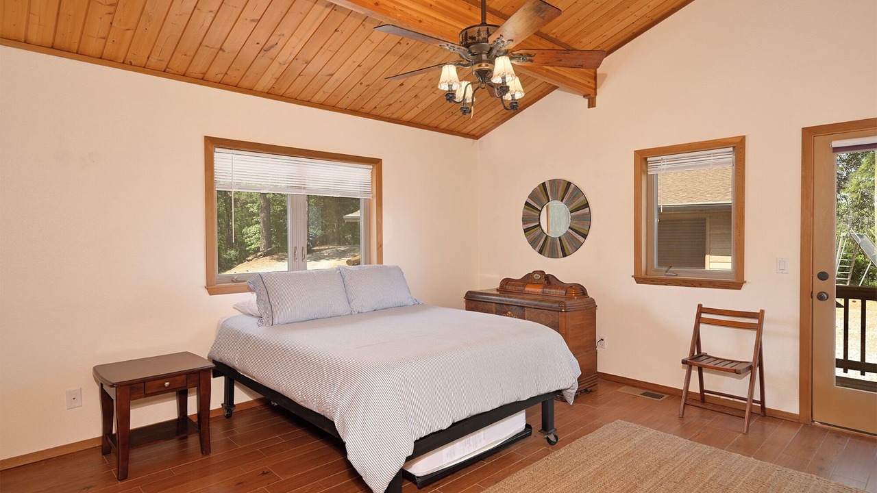 Photo of Bedroom in Lakehead