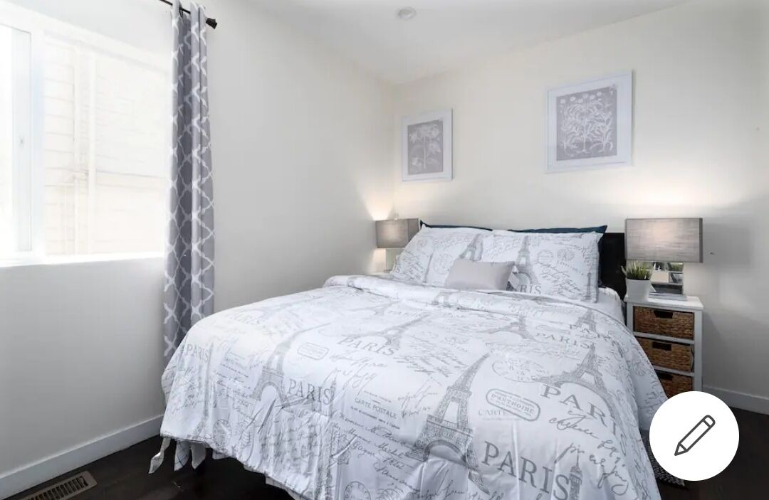 Photo of Bedroom in Oakland