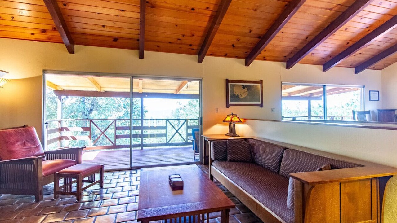 Photo of Livingroom in Oakhurst