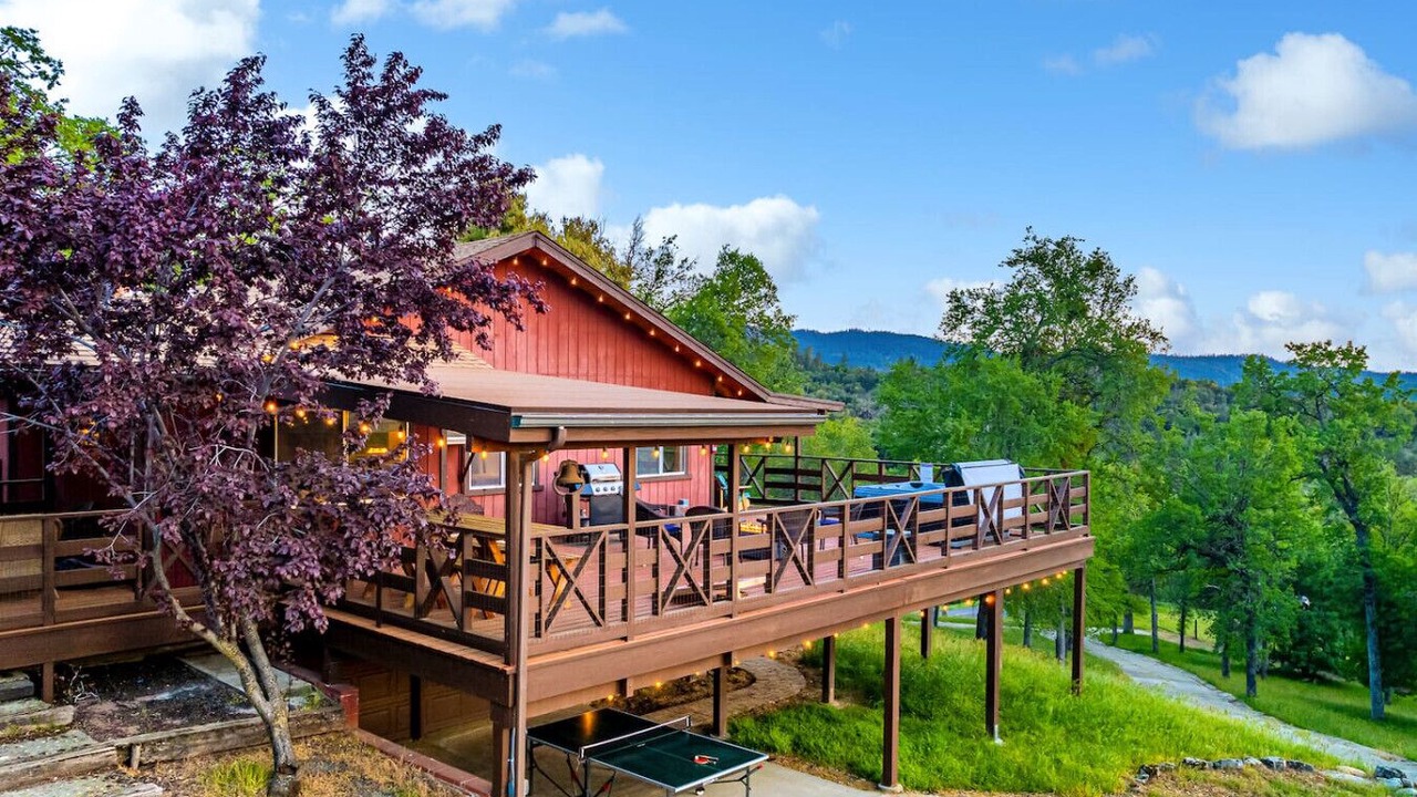 Photo of Patio Balcony in Oakhurst