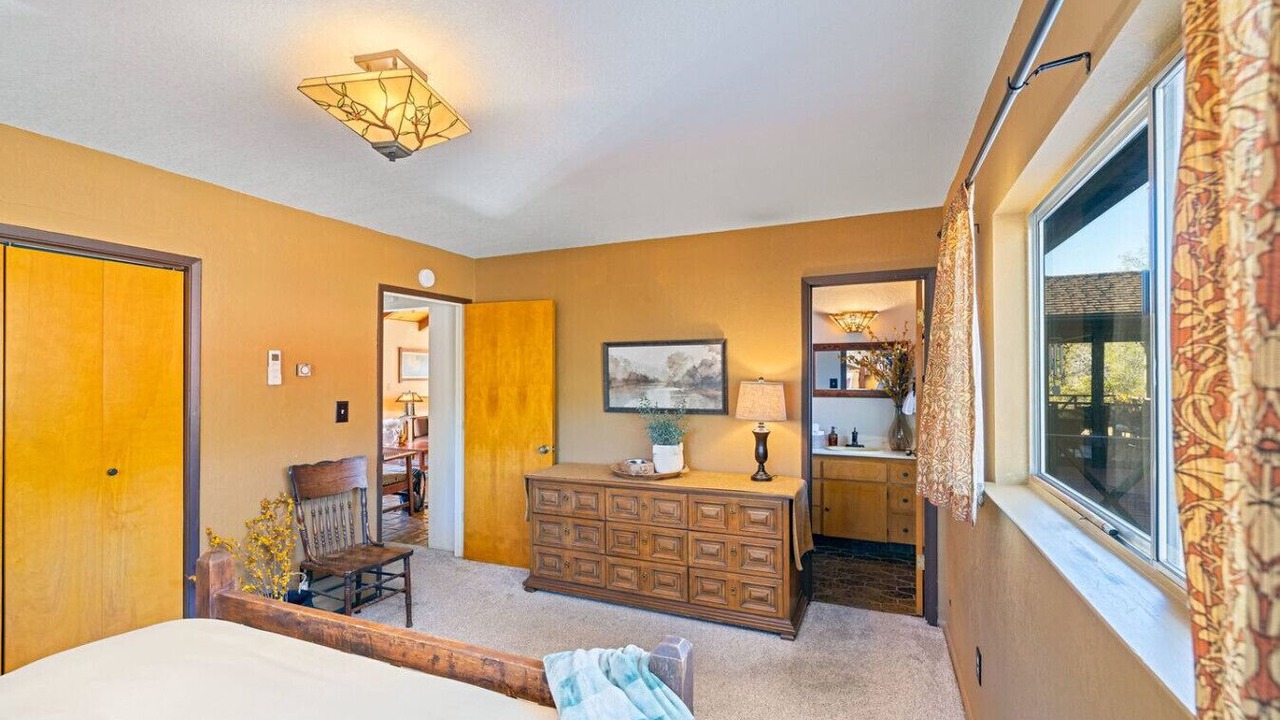 Photo of Bedroom in Oakhurst