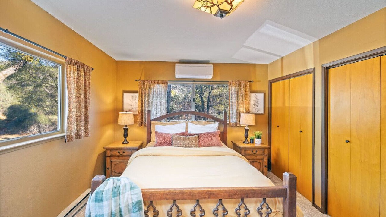 Photo of Bedroom in Oakhurst