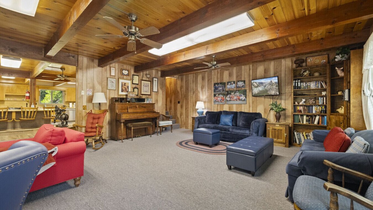 Photo of Livingroom in Cold Springs