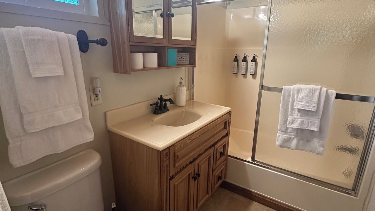 Photo of Bathroom in Groveland