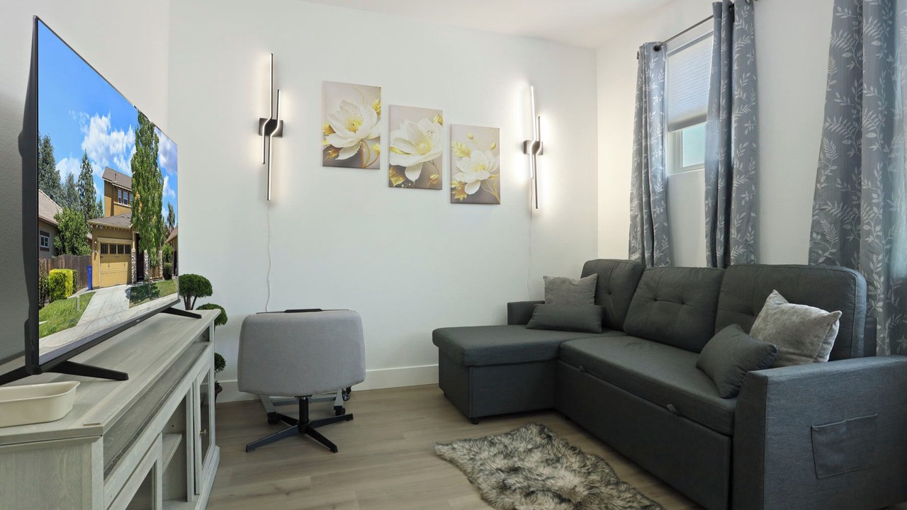 Photo of Livingroom in Tracy