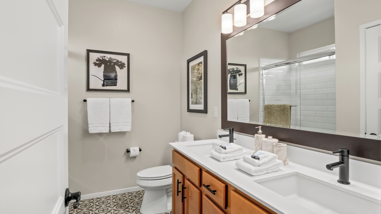 Photo of Bathroom in Raisin