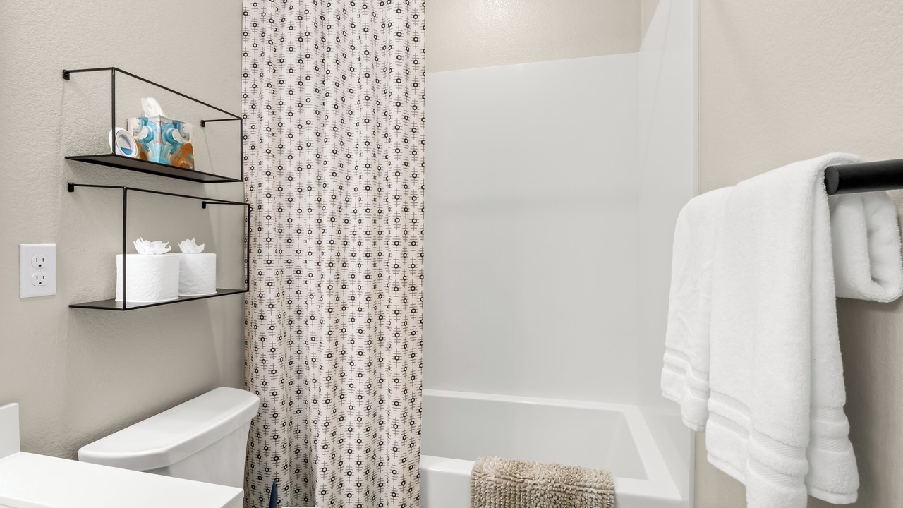 Photo of Bathroom in Raisin