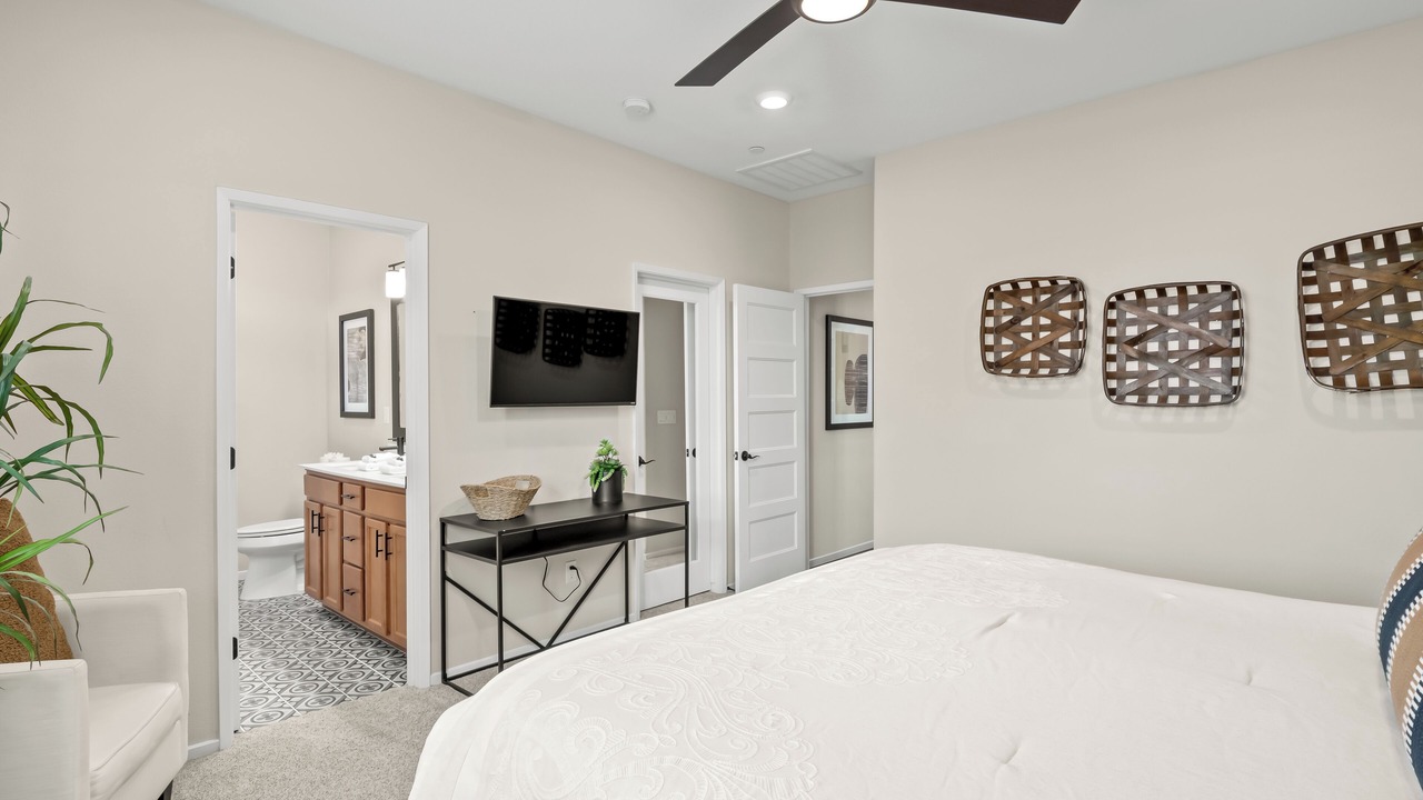 Photo of Bedroom in Raisin