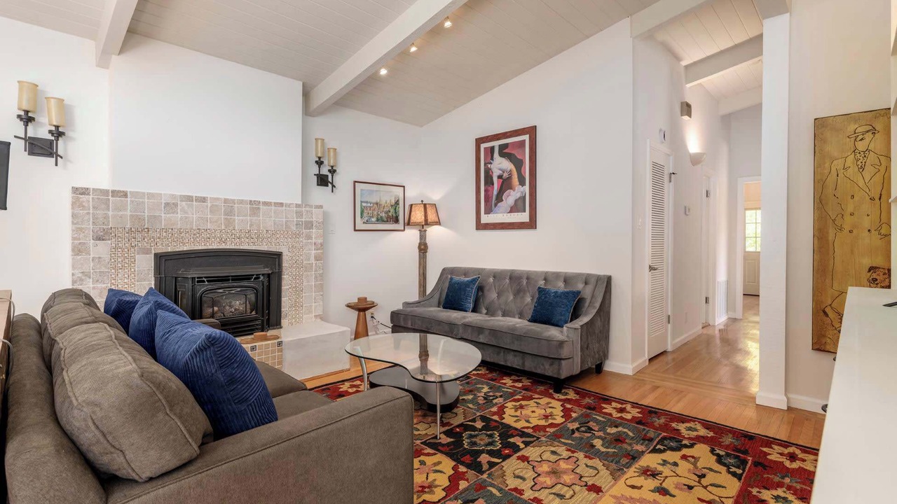 Photo of Livingroom in San Rafael