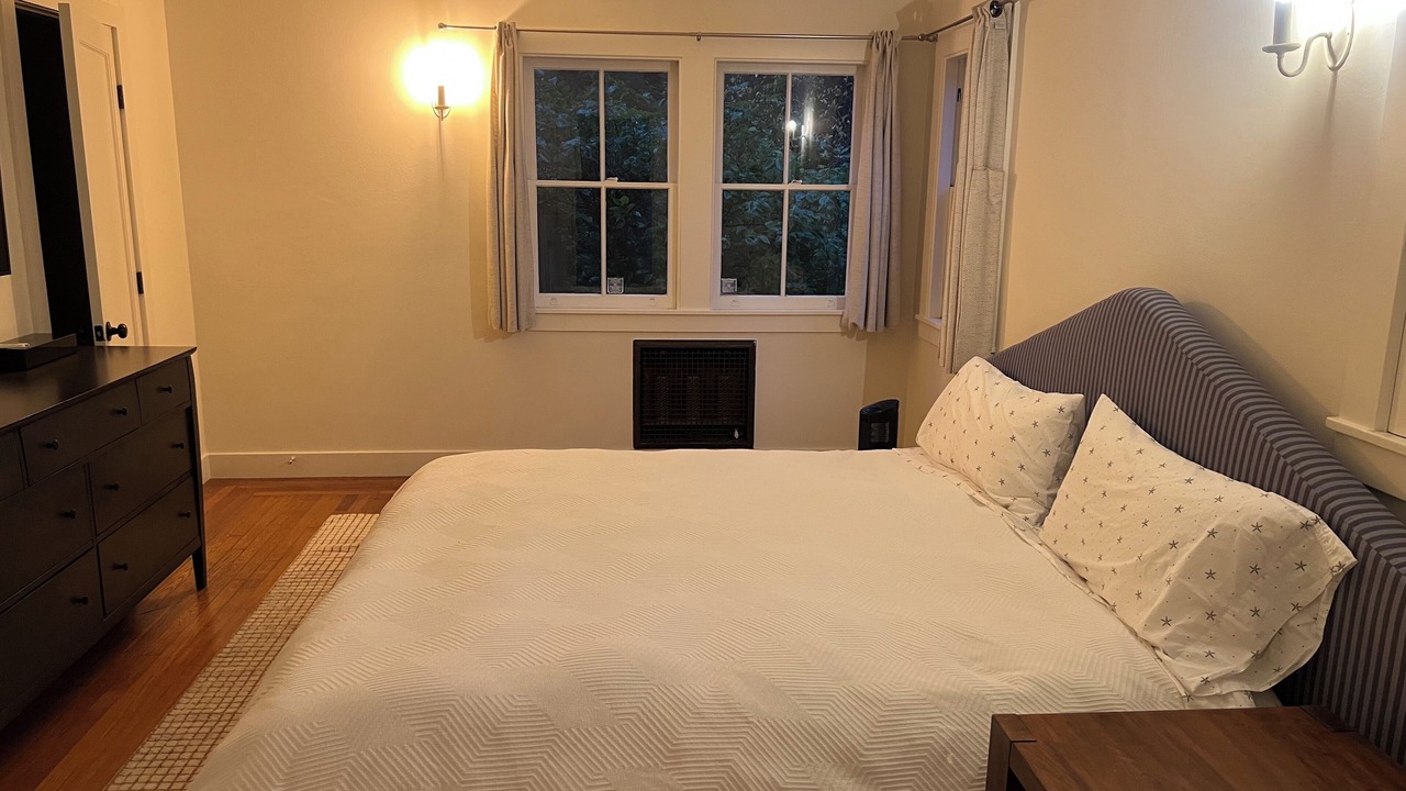 Photo of Bedroom in Claremont