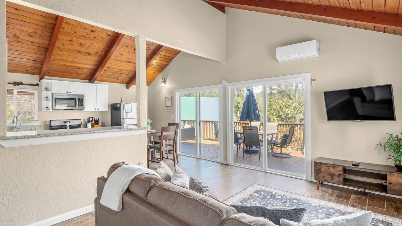 Photo of Livingroom in Oakhurst