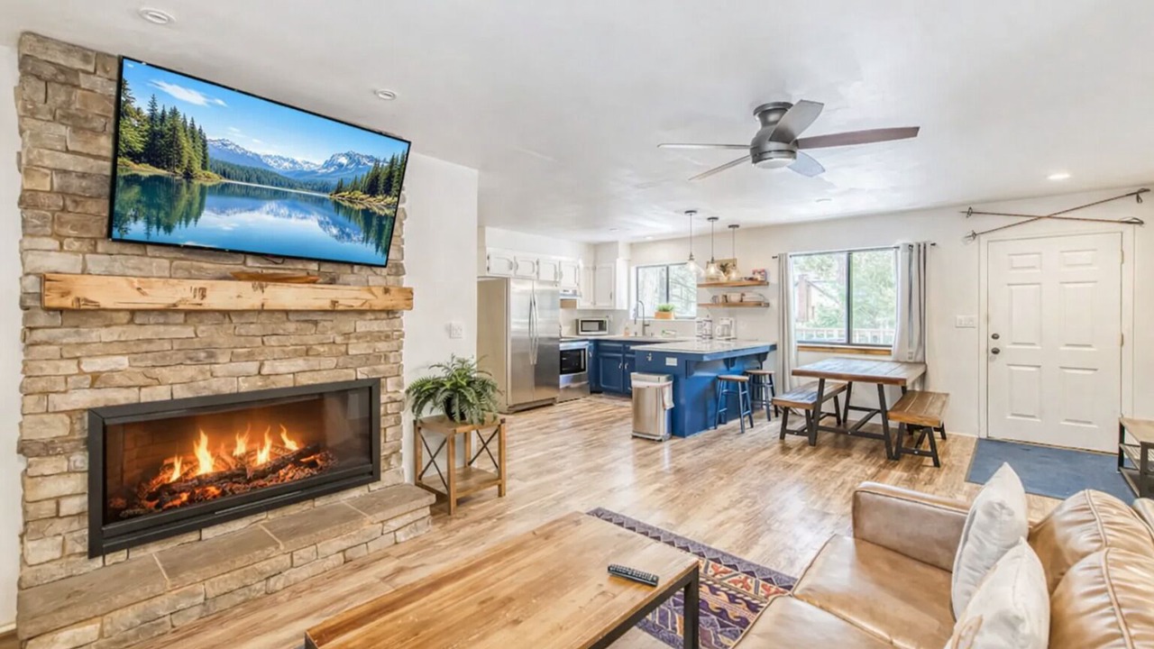 Photo of Livingroom in Shaver Lake