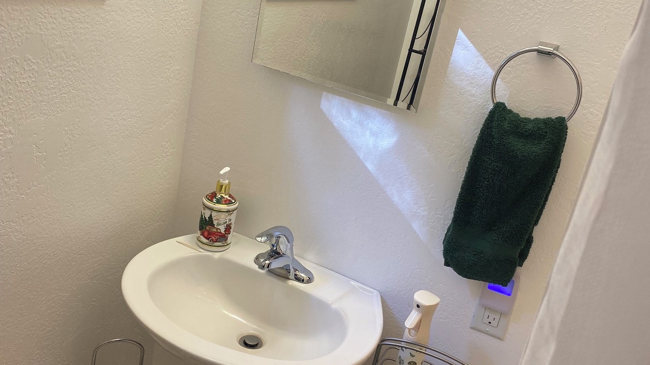 Photo of Bathroom in Long Barn