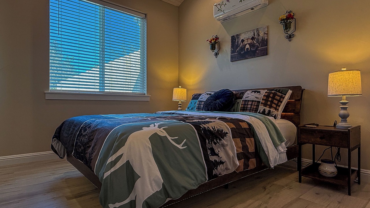 Photo of Bedroom in Yosemite Lakes
