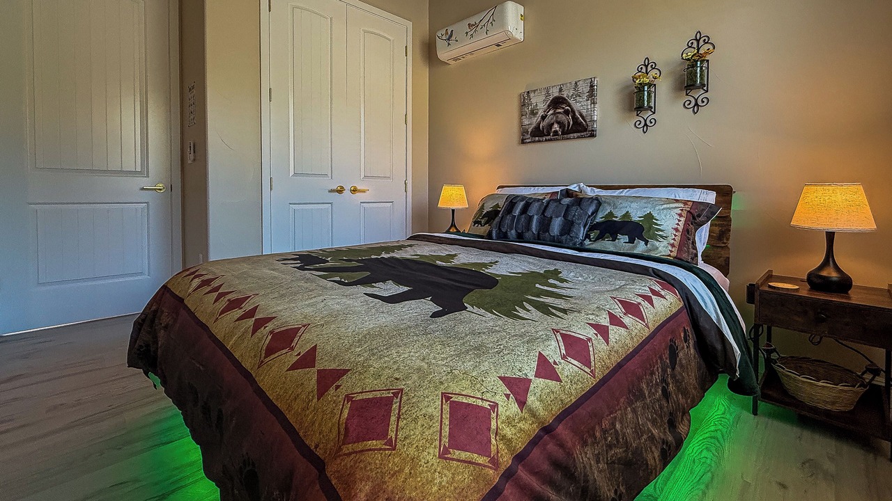 Photo of Bedroom in Yosemite Lakes