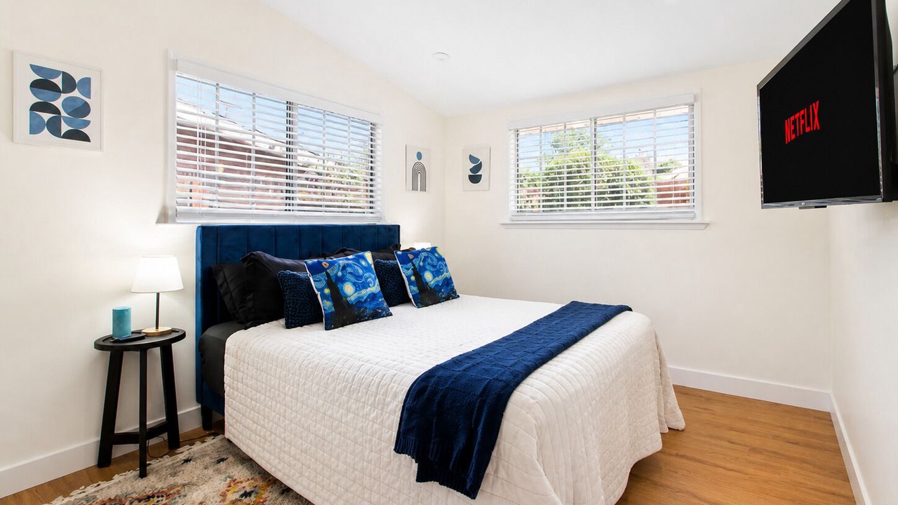 Photo of Bedroom in Calabasas