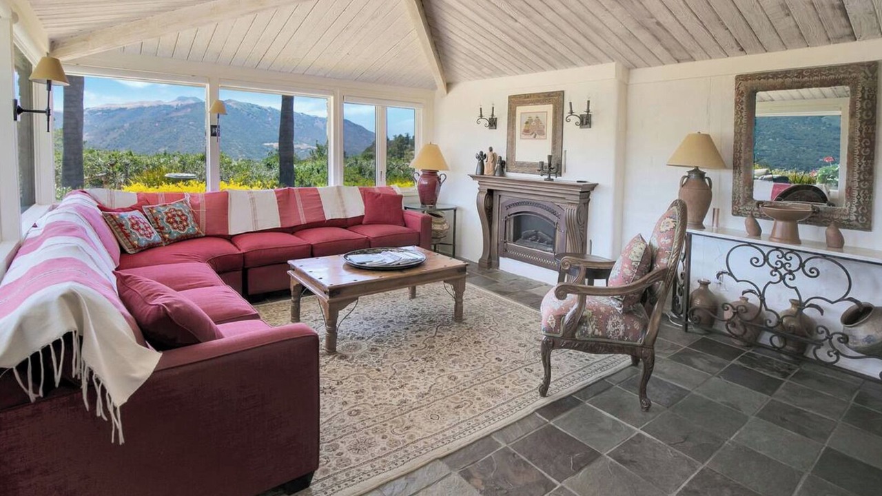 Photo of Livingroom in Carmel Valley
