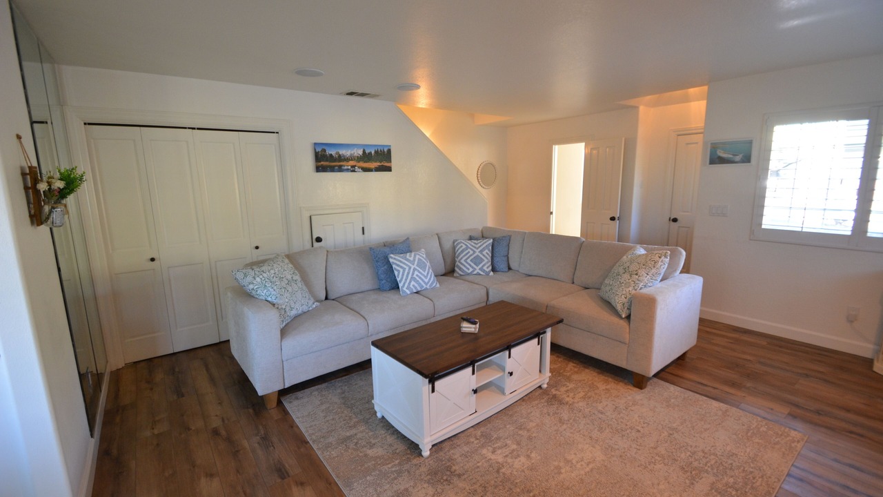 Photo of Livingroom in Bass Lake
