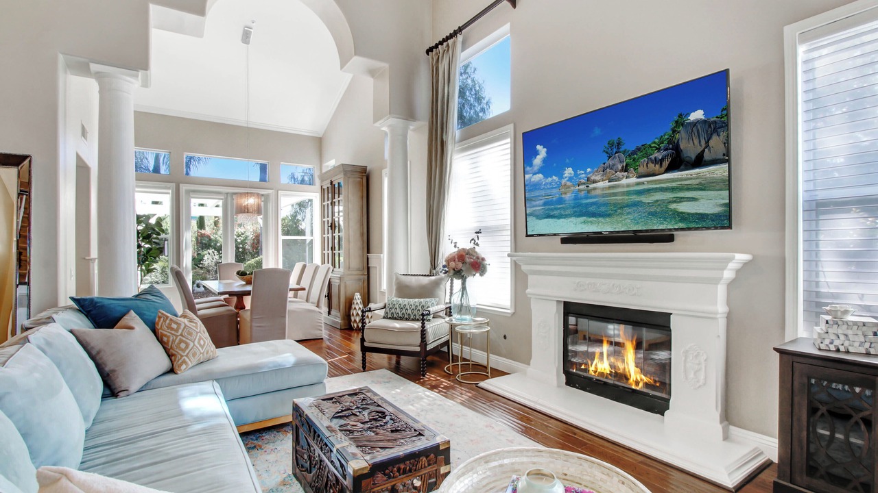 Photo of Livingroom in Granada Hills North