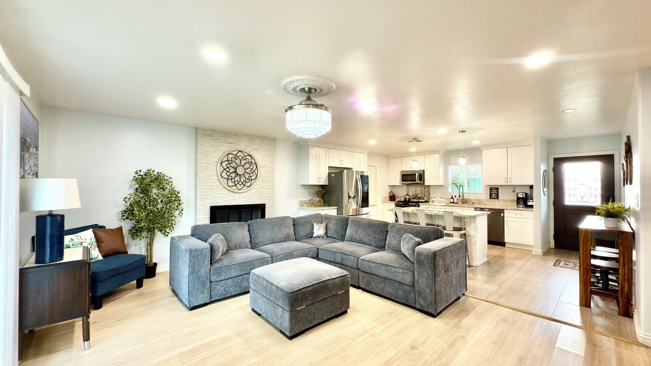 Photo of Livingroom in Bakersfield