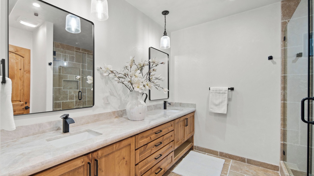 Photo of Bathroom in Salinas