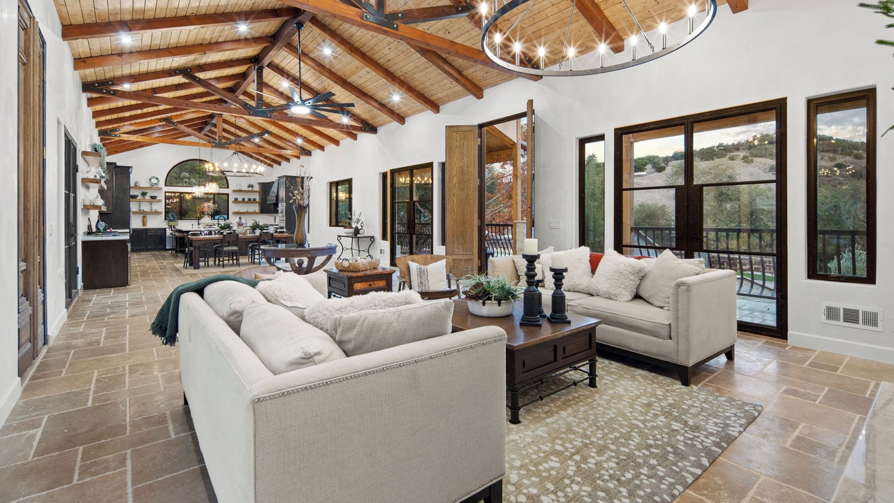 Photo of Livingroom in Salinas