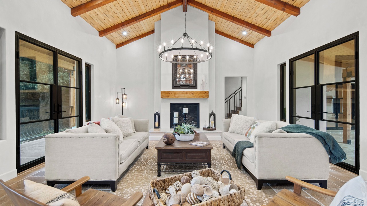 Photo of Livingroom in Salinas