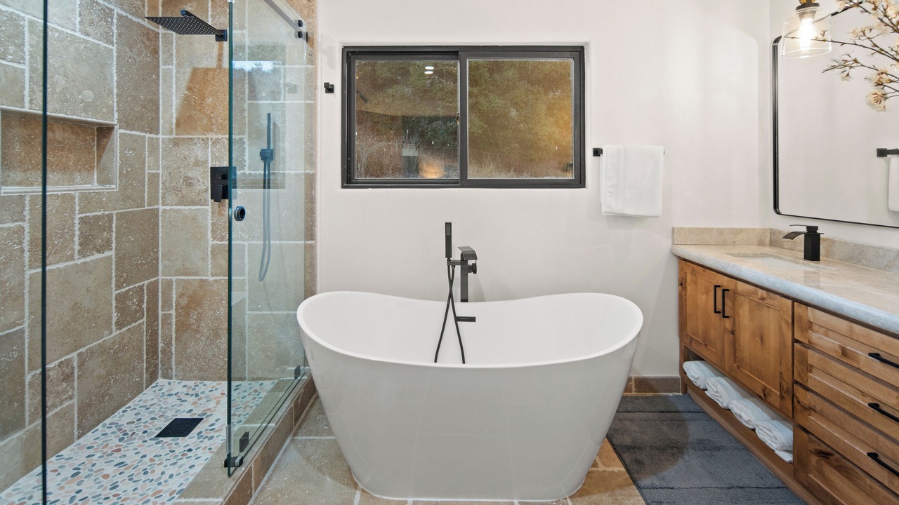 Photo of Bathroom in Salinas