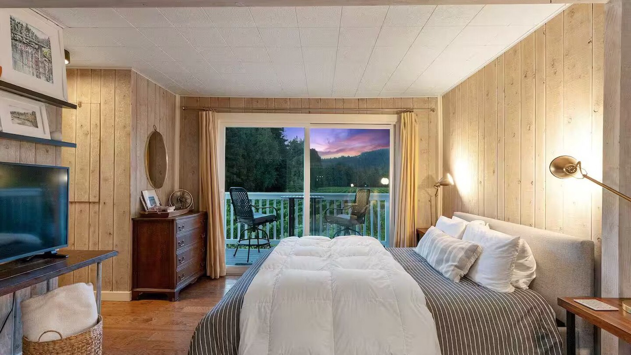 Photo of Bedroom in Guerneville