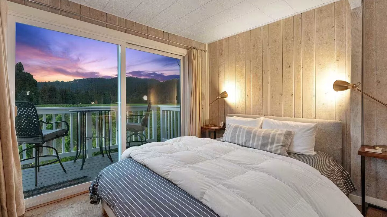 Photo of Bedroom in Guerneville