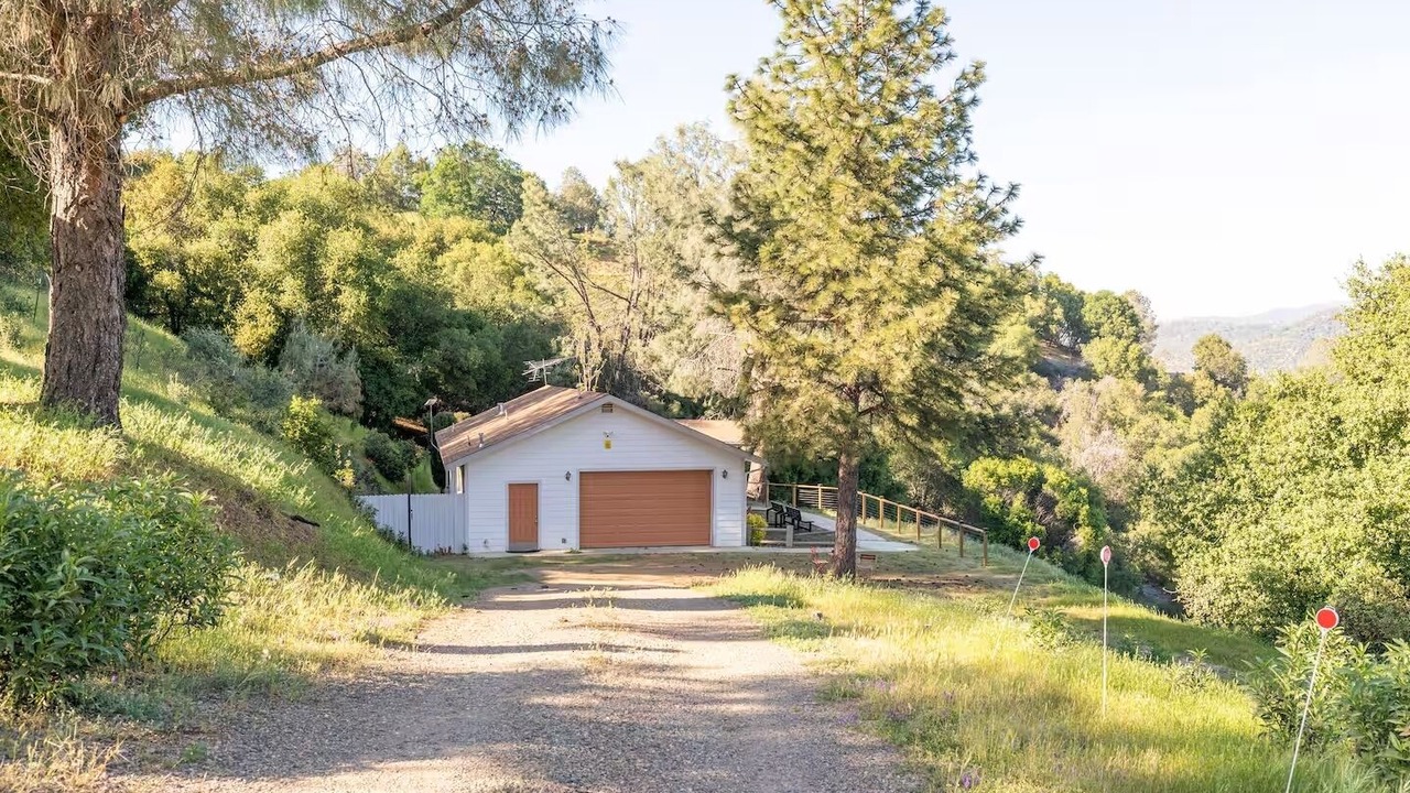 Photo of Others in Mariposa