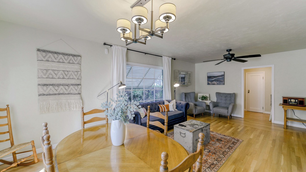 Photo of Livingroom in Redding